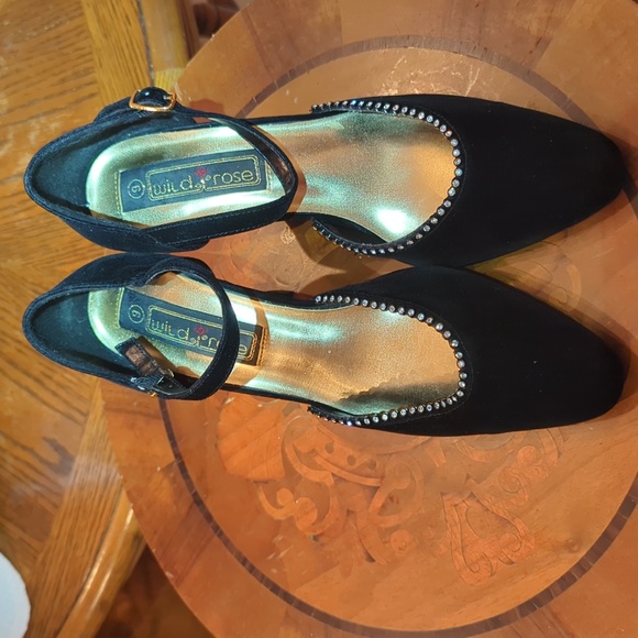 'Wild Pair' (model-wild rose) Black Velvet, jeweled top shoes. Size 9 - Picture 7 of 8